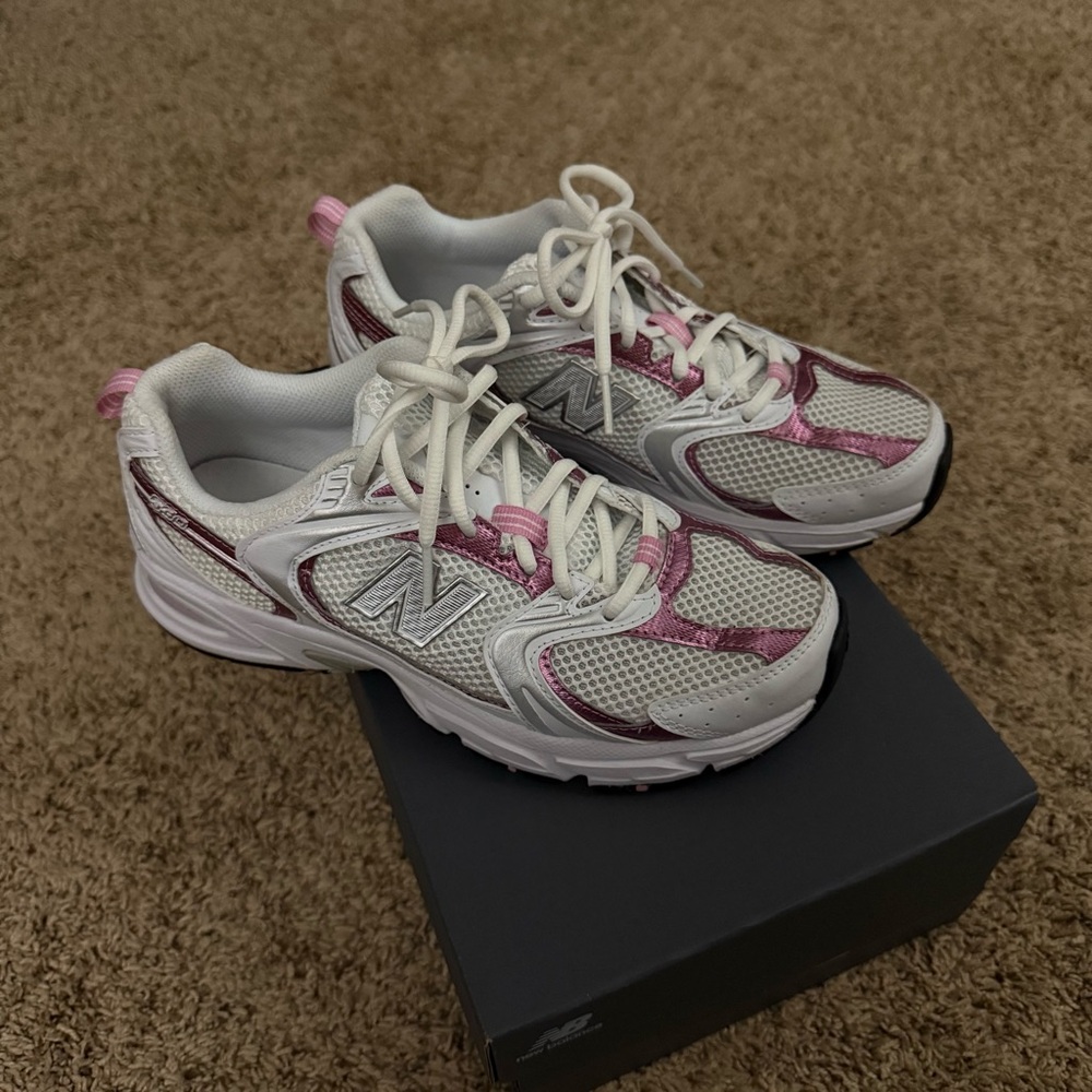 New Balance 530 White Pink